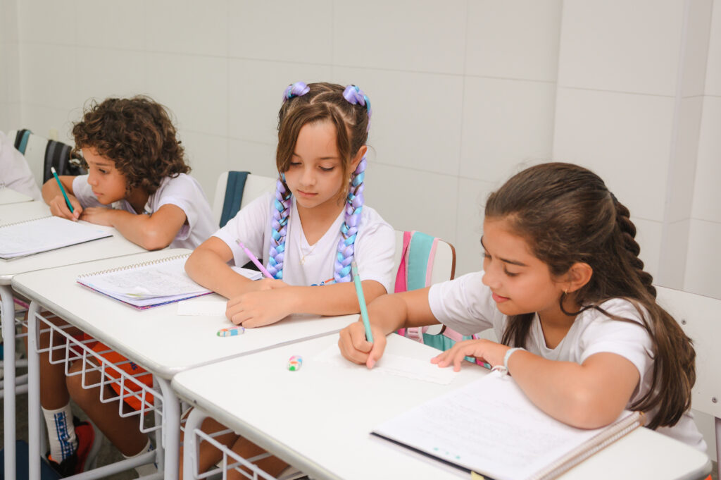 O processo de da leitura e escrita é uma etapa importante no desenvolvimento das crianças. Leia mais sobre o assunto!