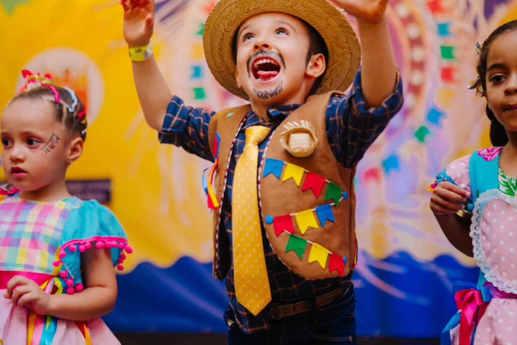 Momento da apresentação no arraiá da escola Gênesis
